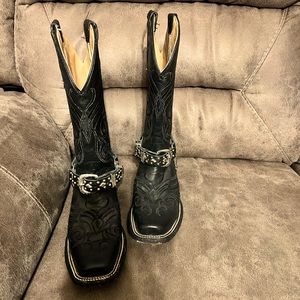 Ladies circle G boots